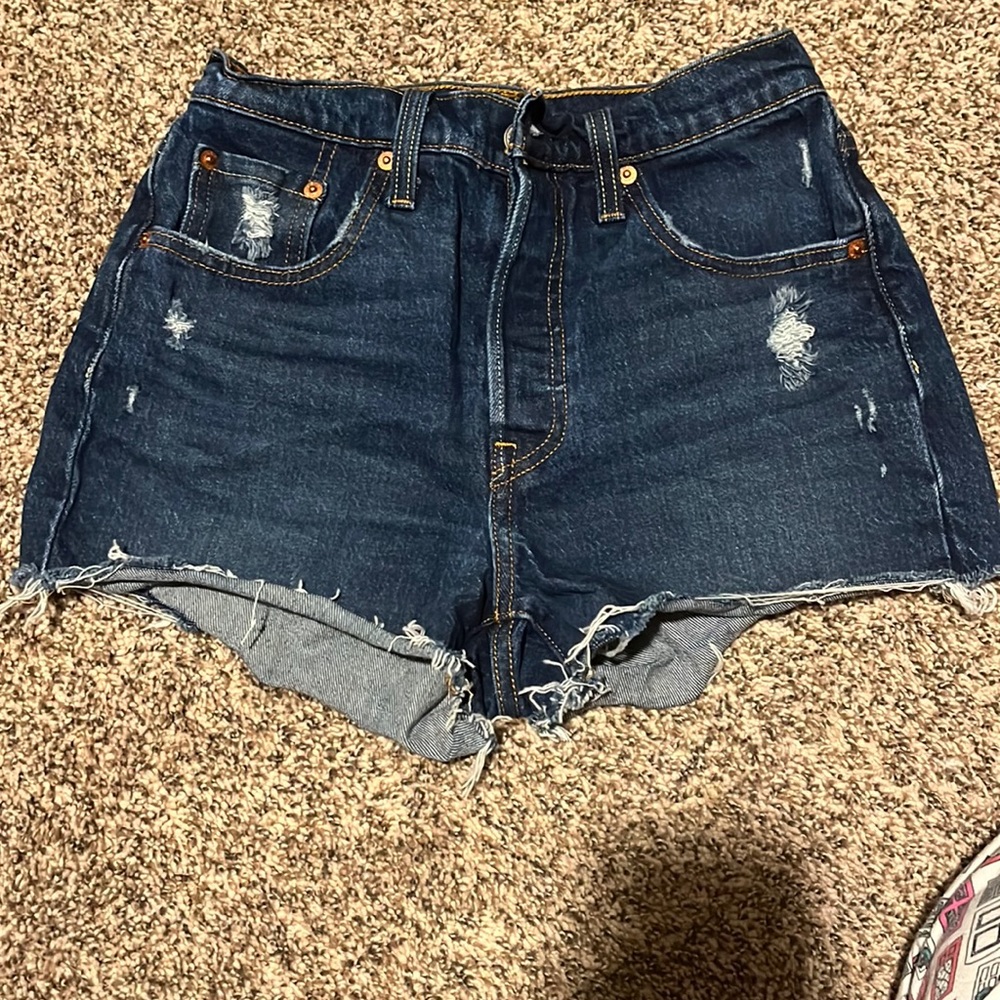 Levi high waisted shorts